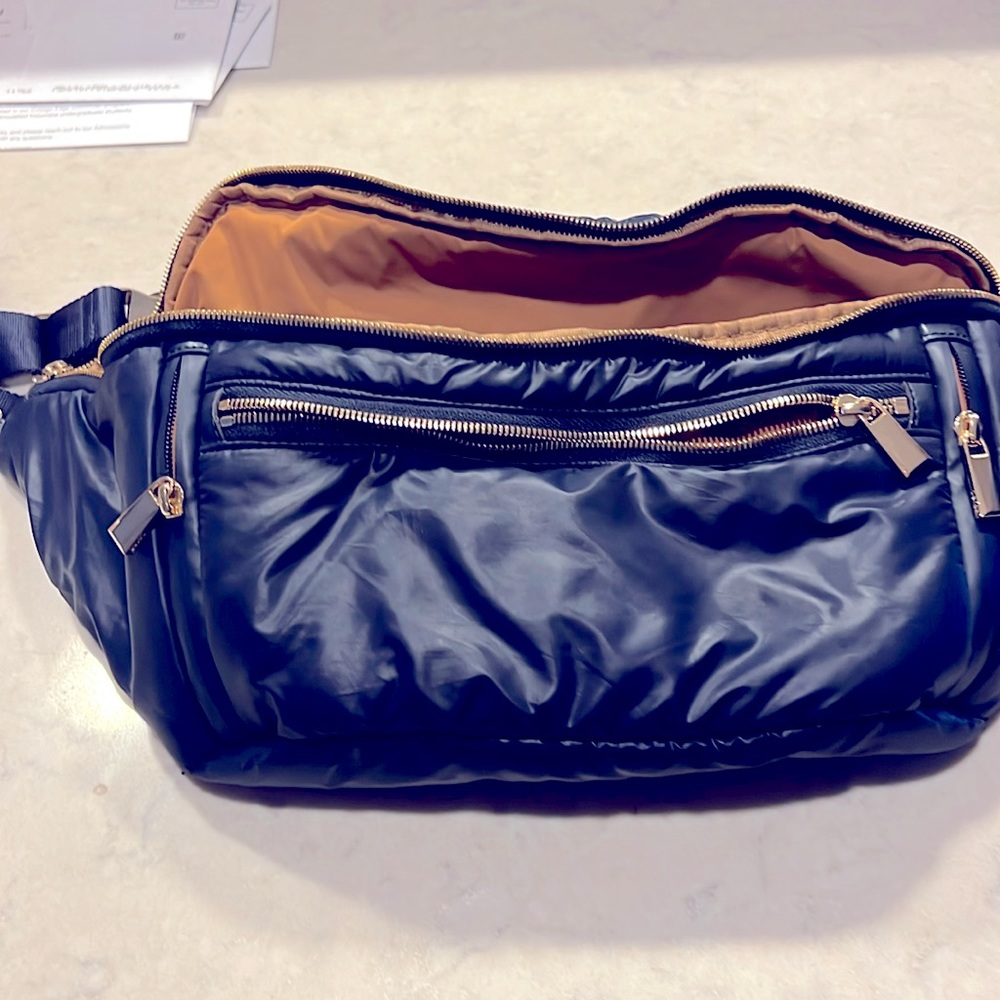 Caraa sling bag - Navy blue with gold hardware